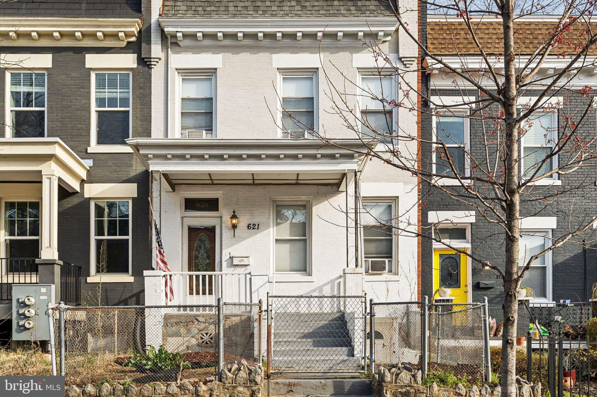 621 KENYON Street NW – photo 4