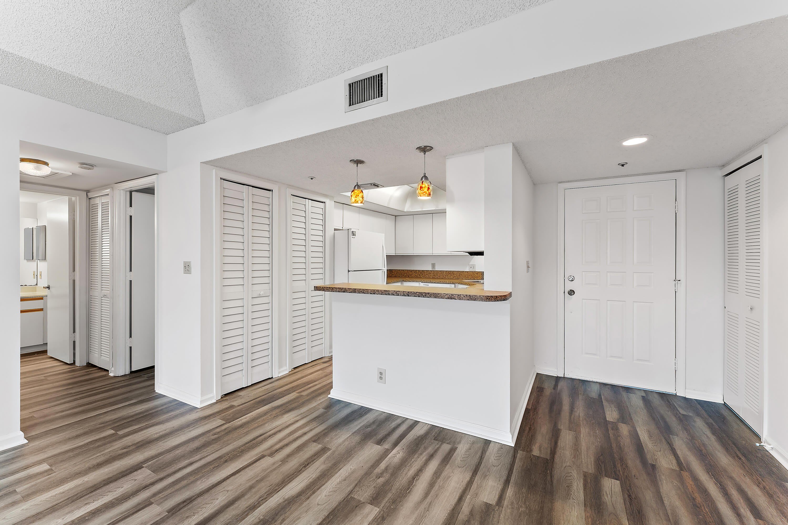 700 Uno Lago Drive – photo 4