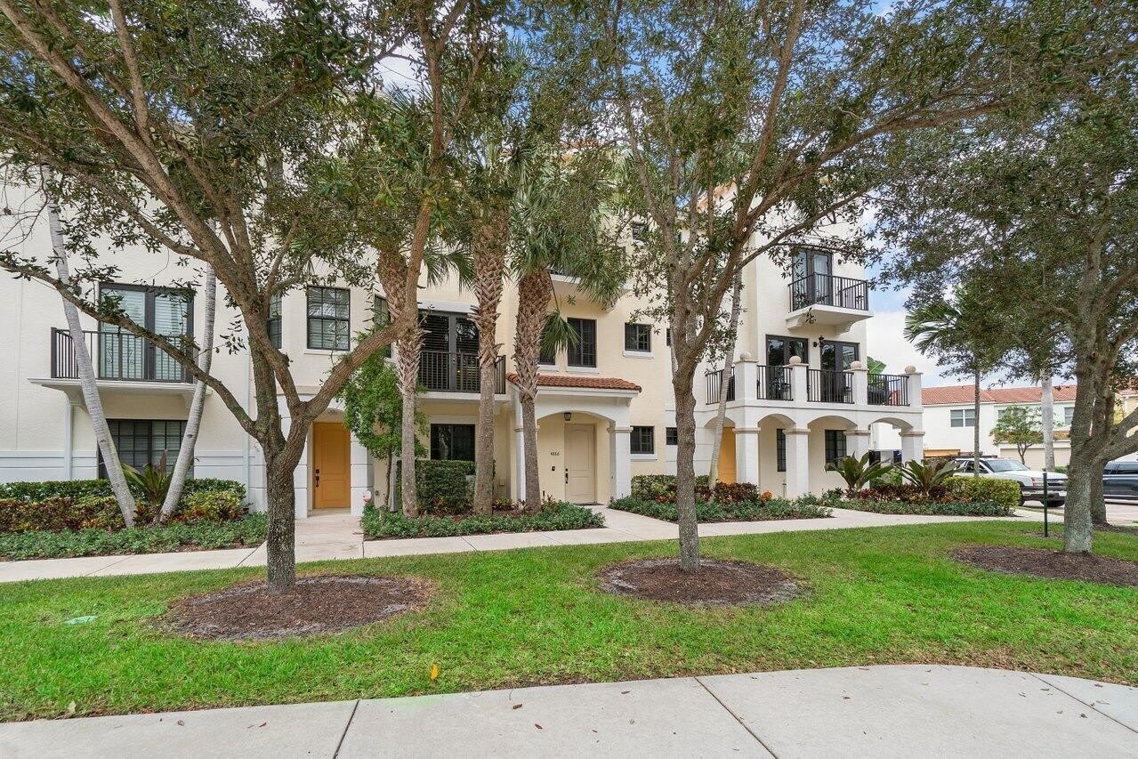4886 Nw 16Th Avenue – photo 2