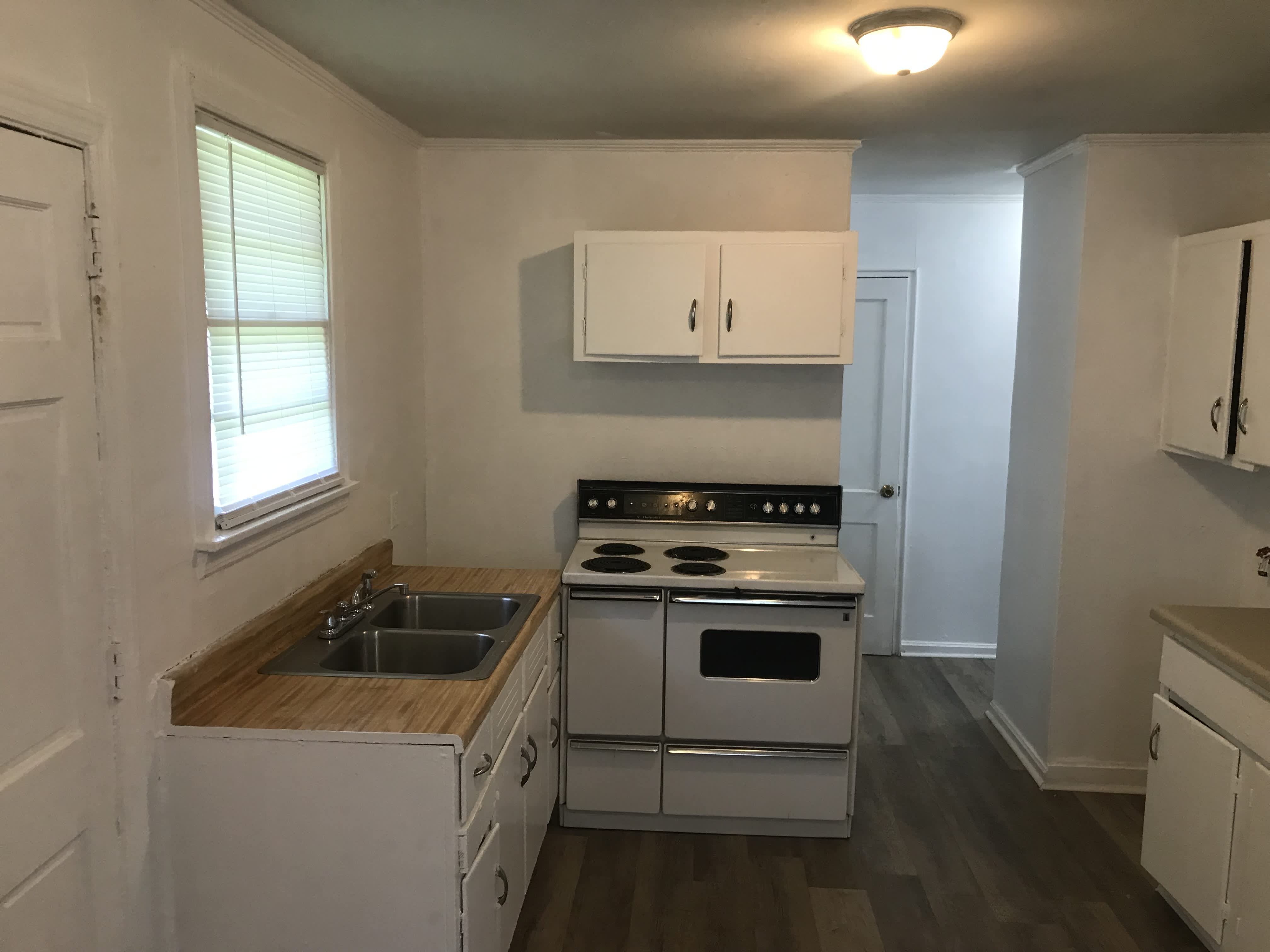 1221 Ferndale Ln – photo 2