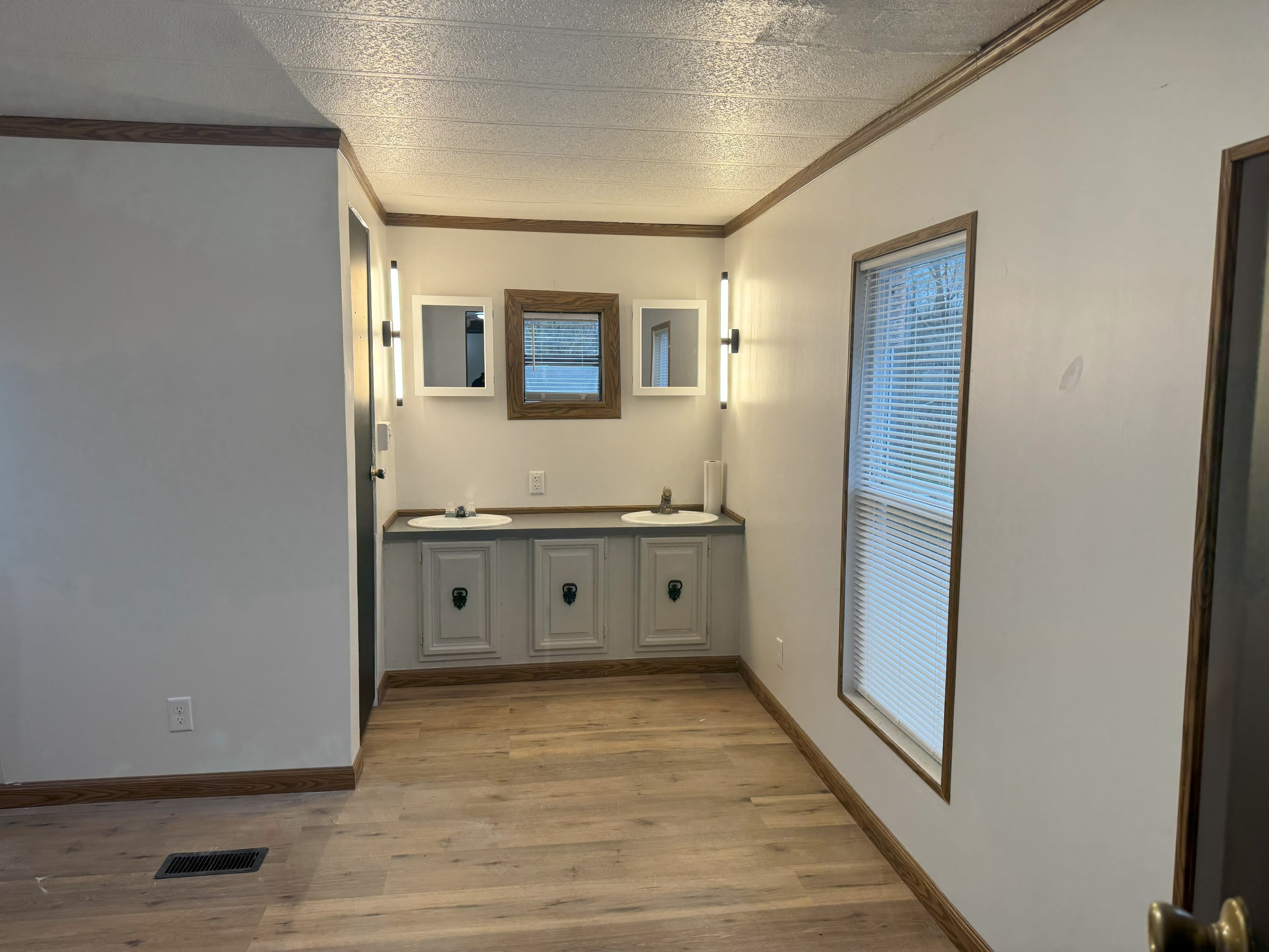 622 Flinn Avenue – photo 5