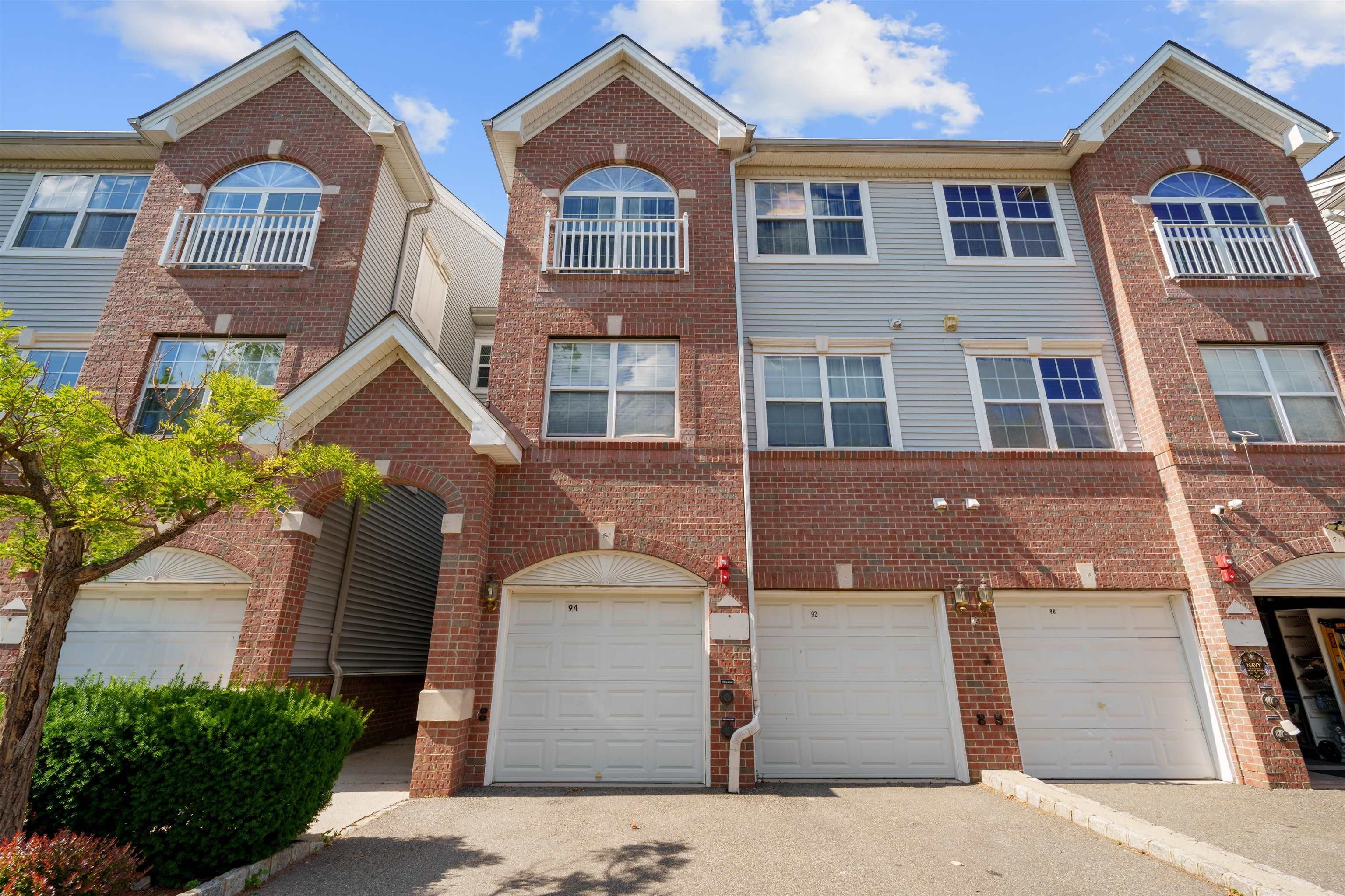 92 LYON CT – photo 1