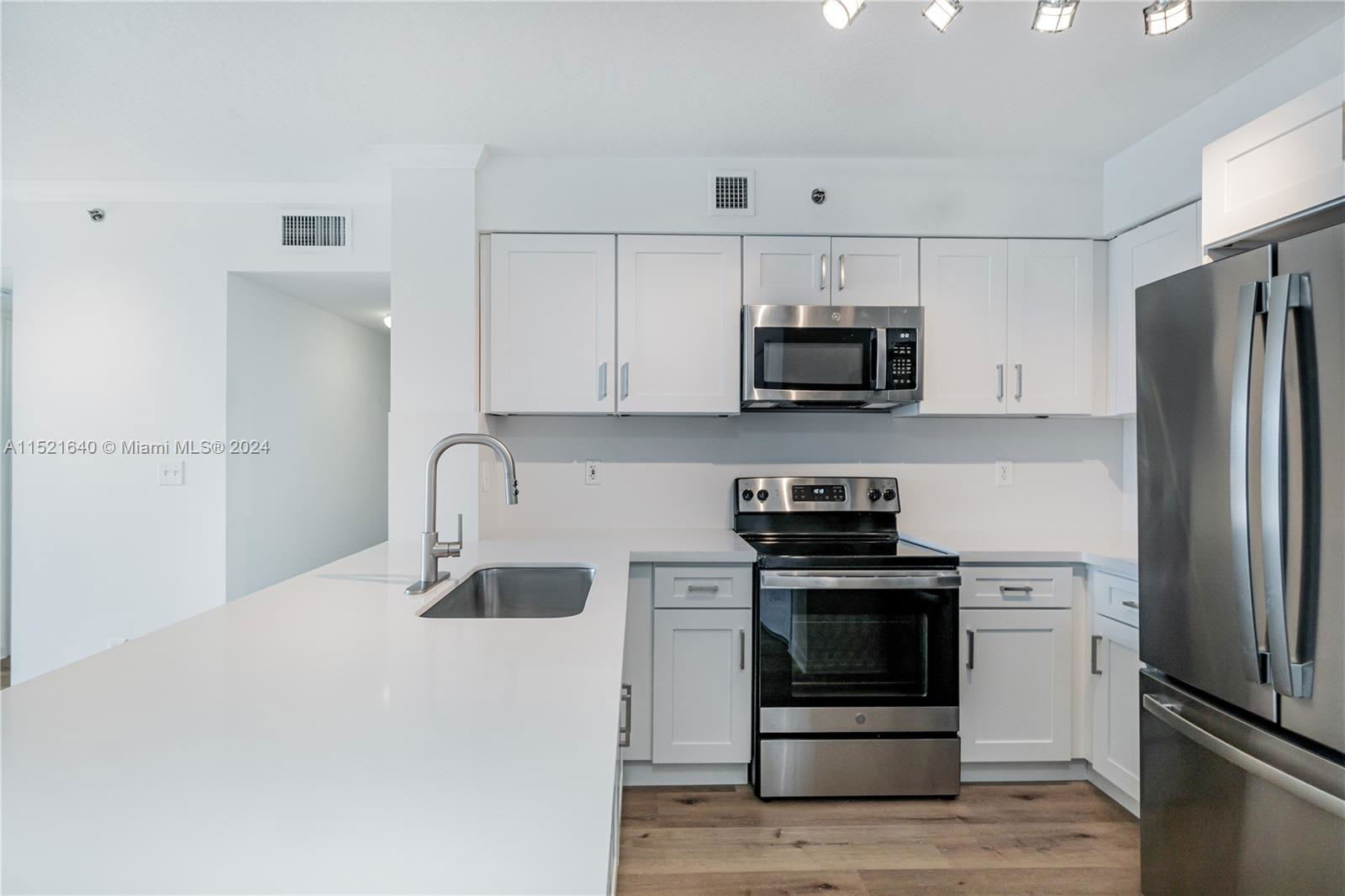 2665 Southwest 37th Avenue – photo 1