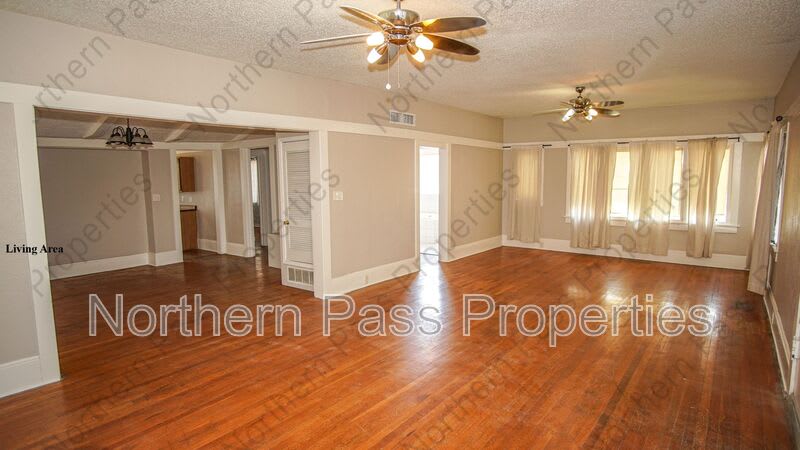 7600 Franklin Dr. Front – photo 2