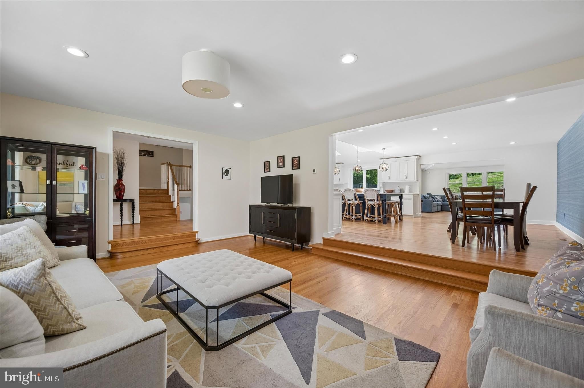 774 ROBINHOOD Road – photo 4