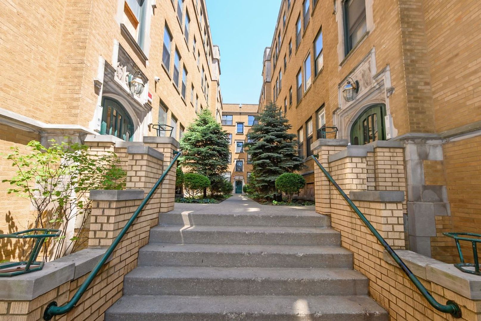 Two Bedroom Unit In South Shore – photo 1