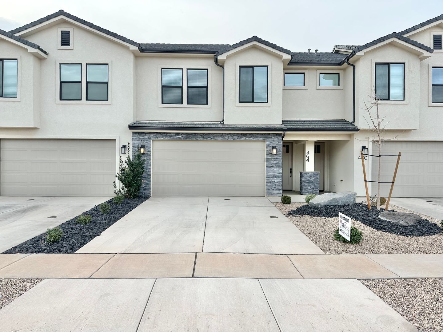 4 bedroom, 2.5 bathrooms Home! – photo 2
