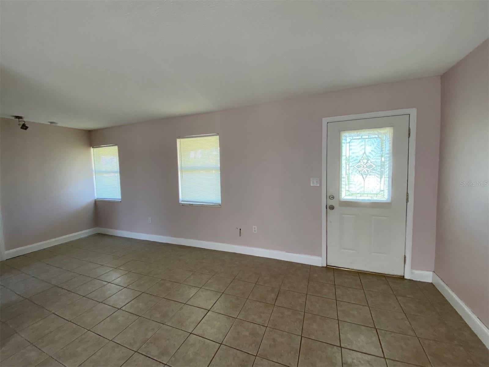 22017 BEVERLY Avenue – photo 5