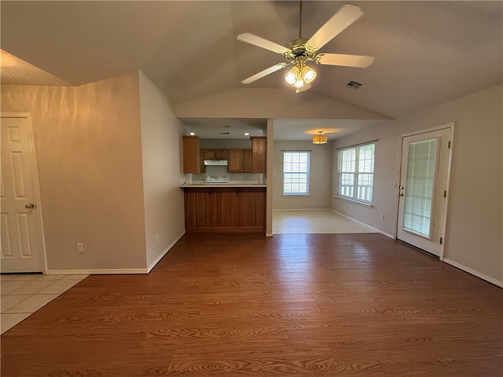 15 Pennine Lane – photo 5