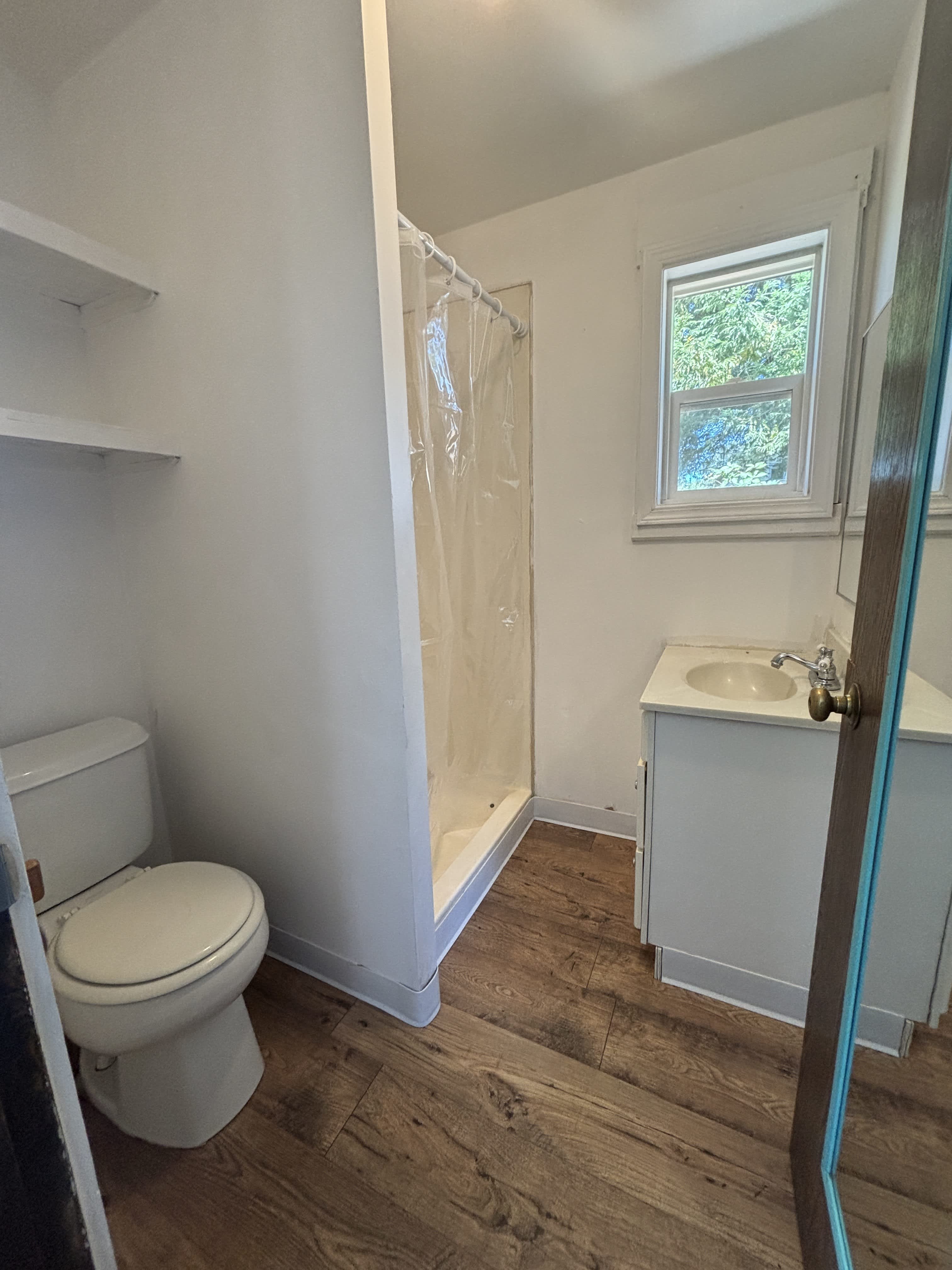 2364 Redwood Ave – photo 4