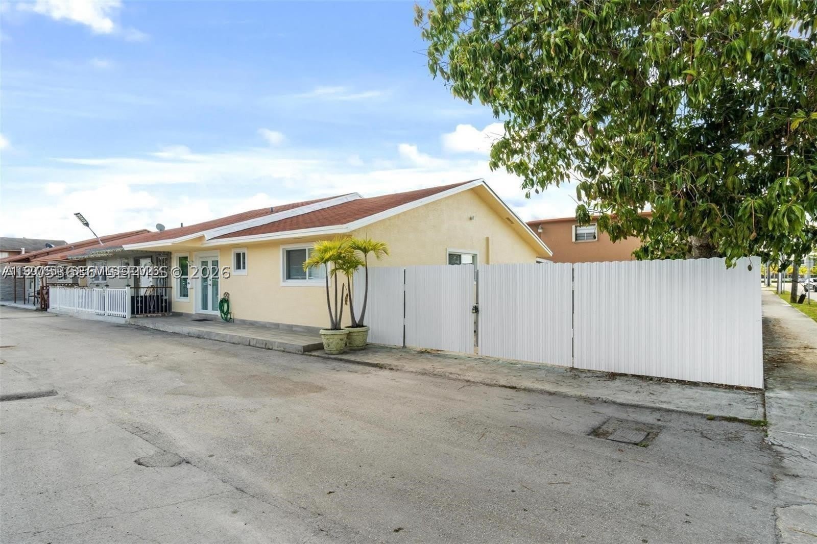 330 W 74Th Pl – photo 2
