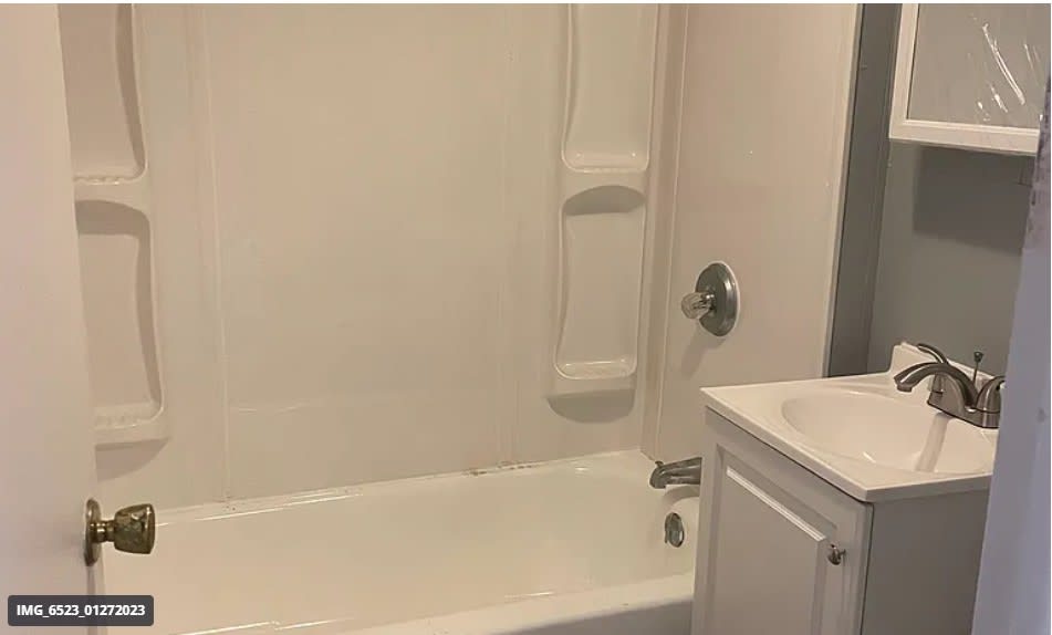 142 E Main St A – photo 1