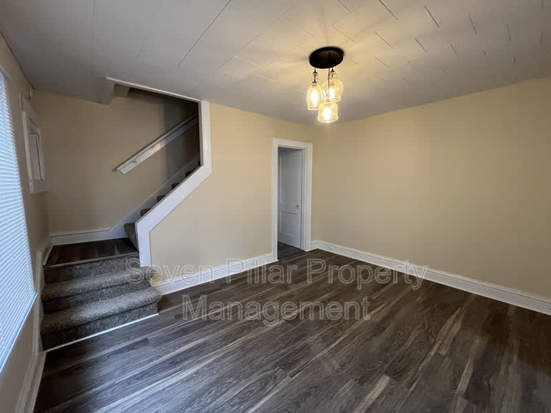 1042 E 16th Ave – photo 4