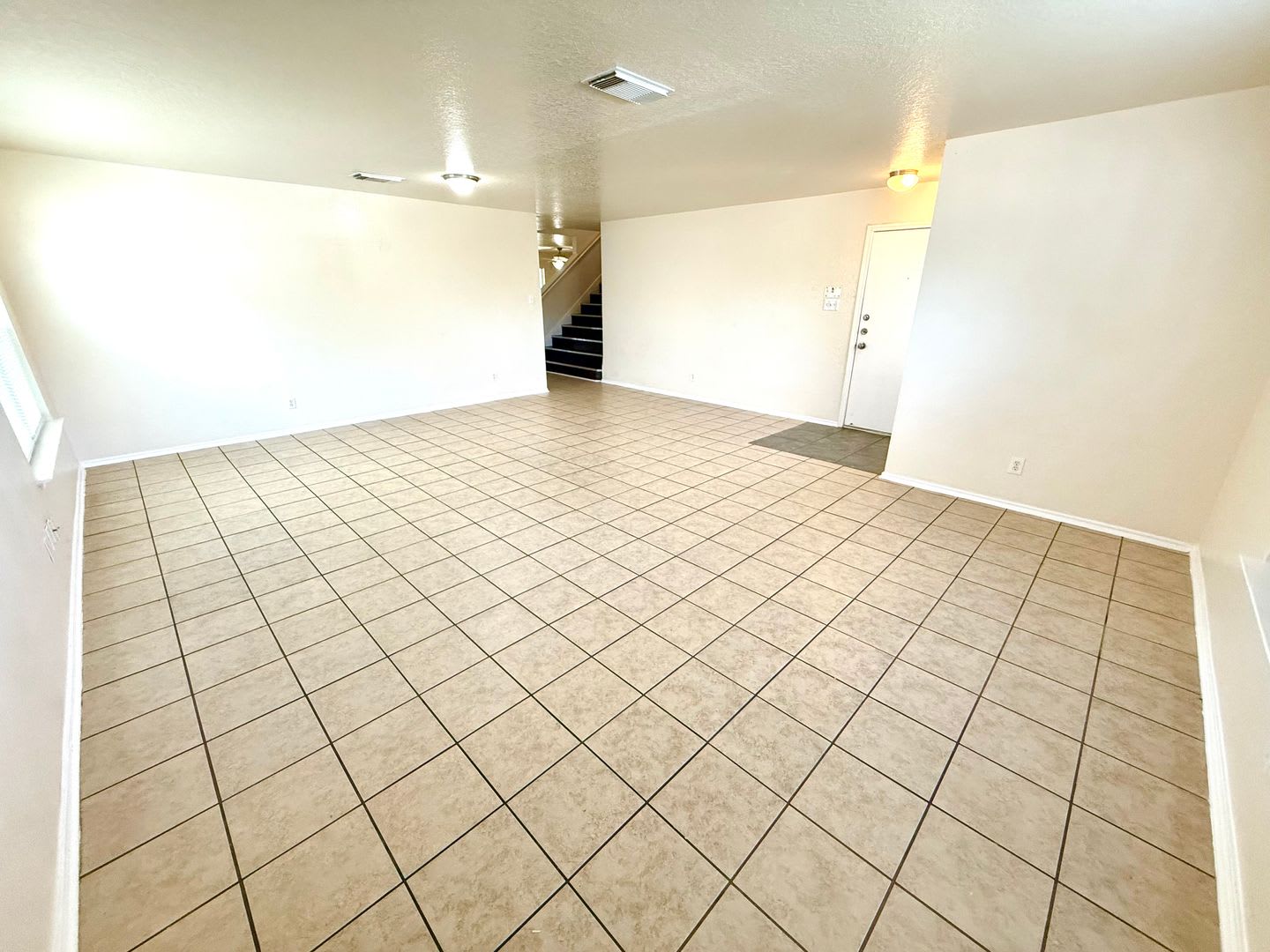 Move In Special 4 Bed 2 5 Bath Loft 2 Car Garage Covered Patio – photo 3