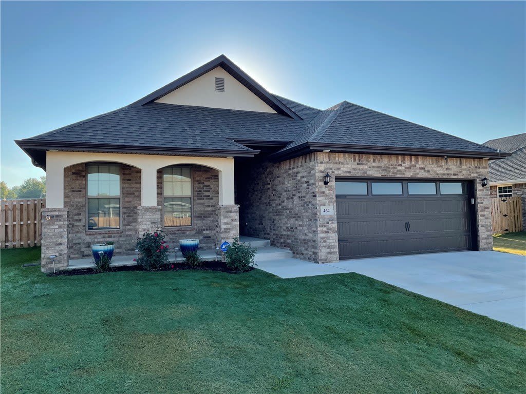 464 Hall Avenue – photo 1