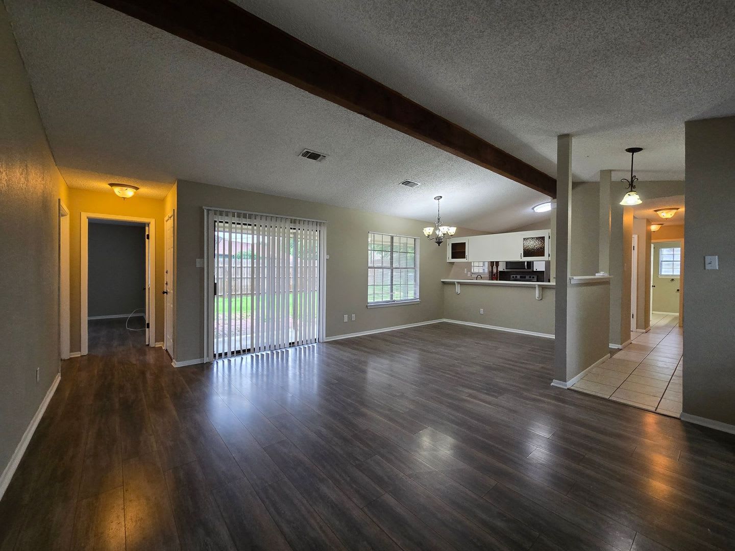 BACK TO SCHOOL RENT SPECIAL – photo 3