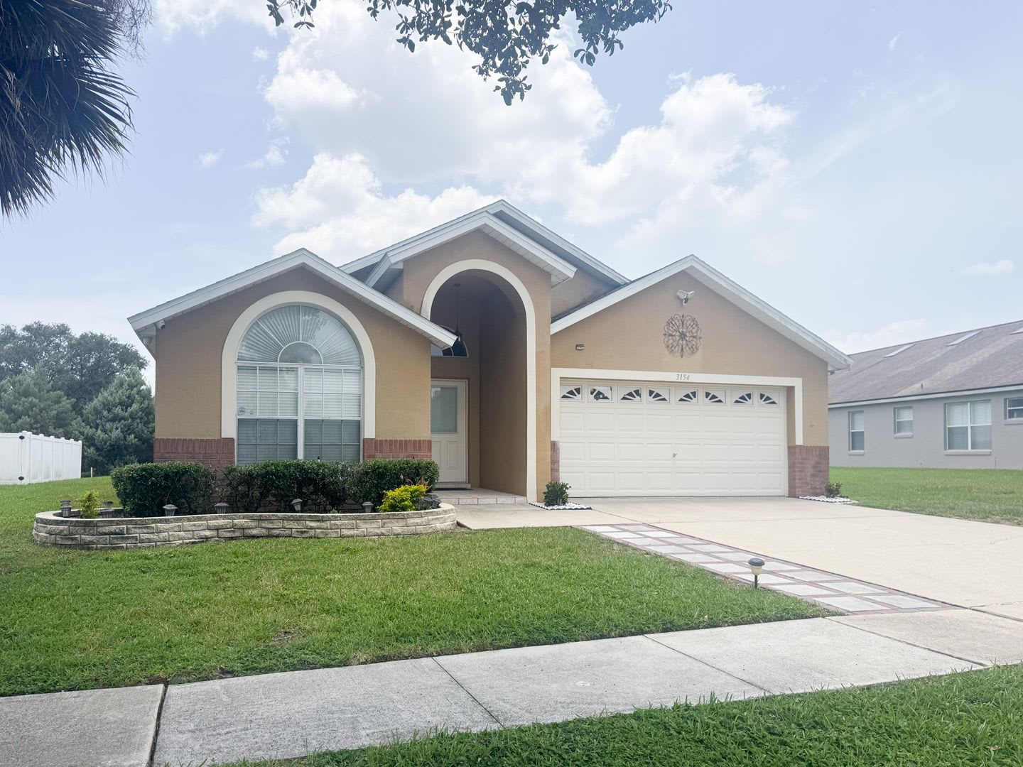 5 bedroom 4 bathroom pool home in Orange Tree community – photo 3