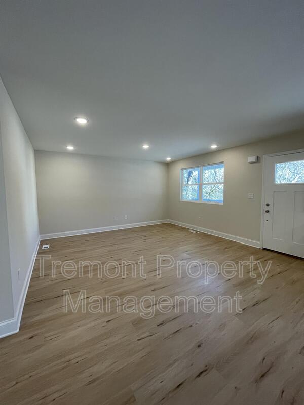 2405 Harley Street – photo 2
