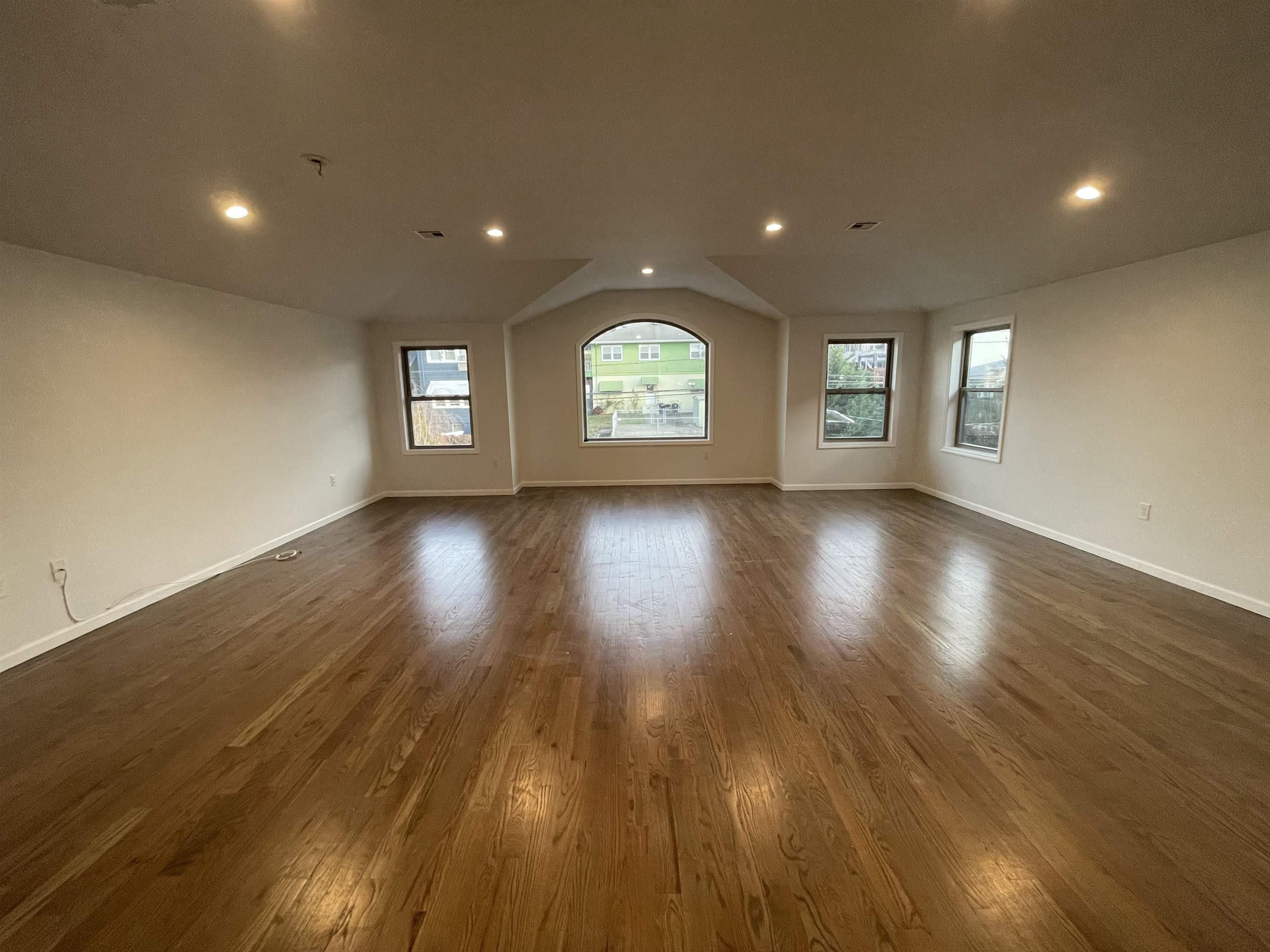 7611 NEWKIRK AVE – photo 2