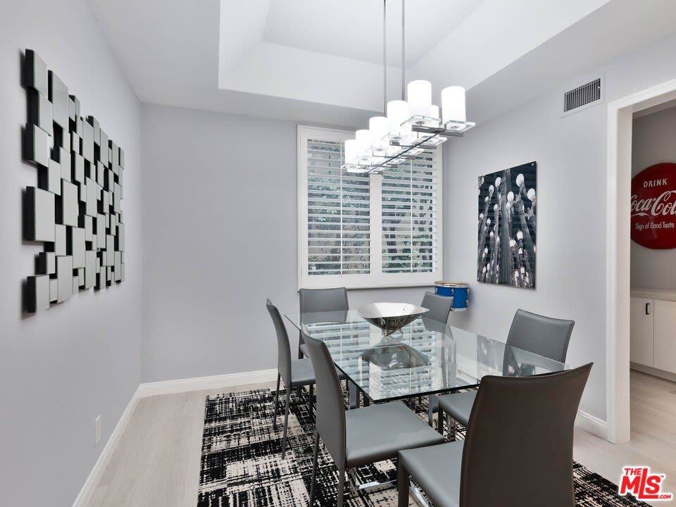 8455 Fountain Ave – photo 4