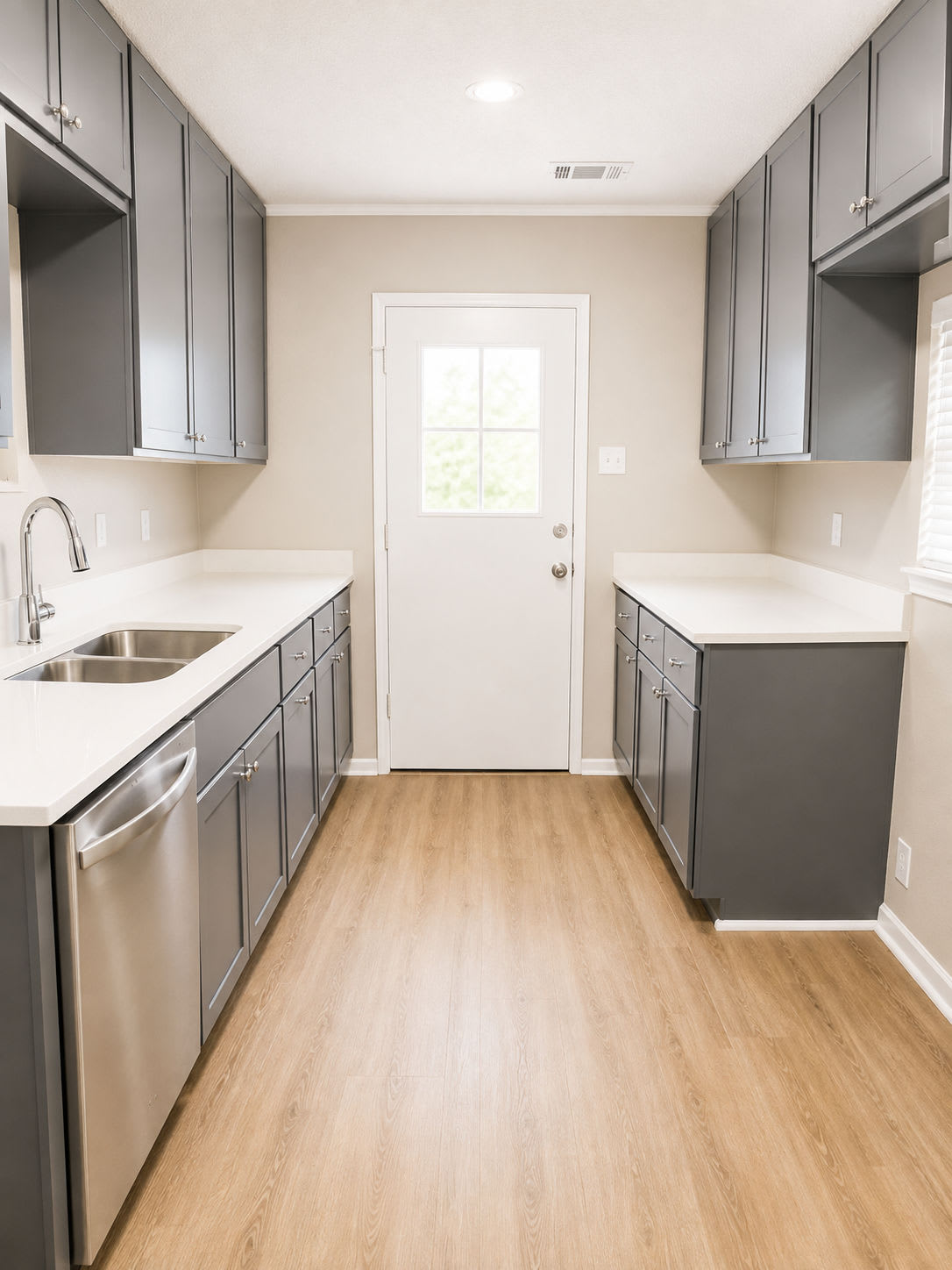 5028 Acorn Dr – photo 2