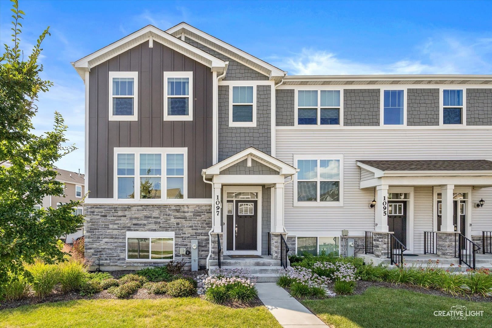 1097 Moraine Drive – photo 1