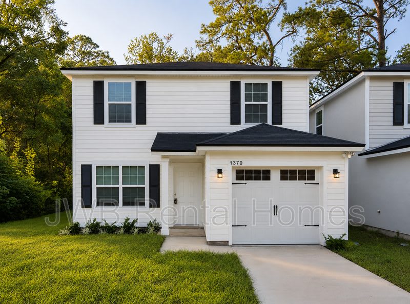 1370 Orton St – photo 1
