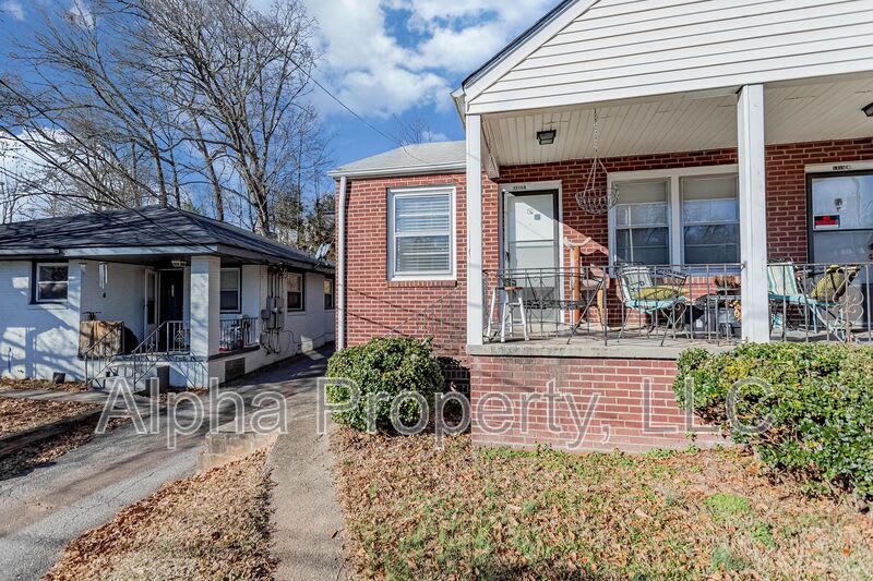 1315 E Washington St – photo 1