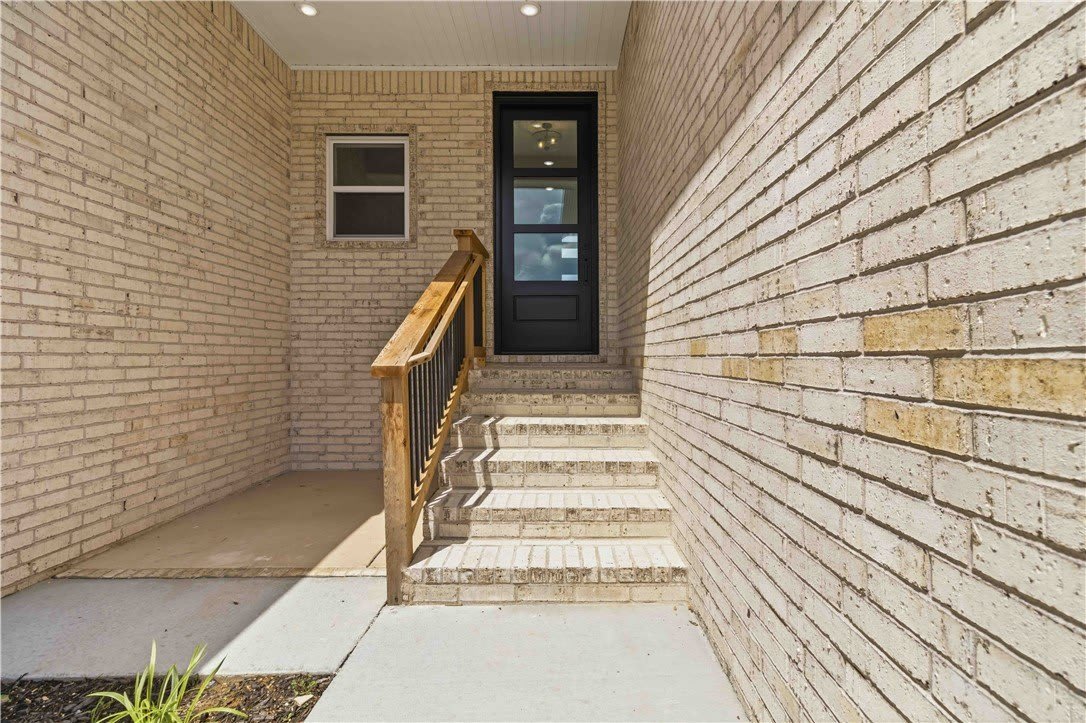 1071 Whistler Street – photo 4