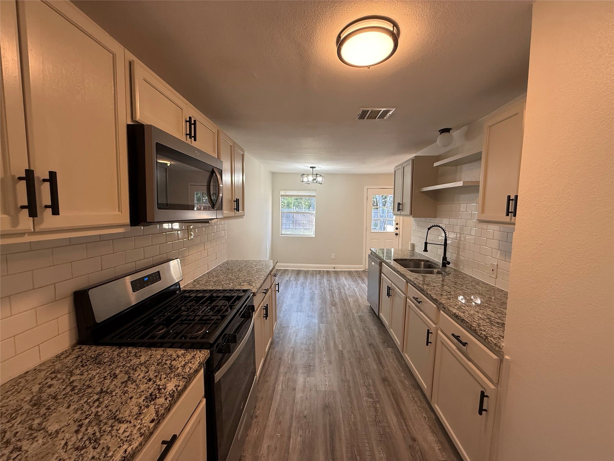 1033 S Hub Street – photo 5