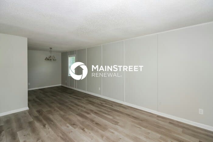 4402 Guildhall Drive – photo 2