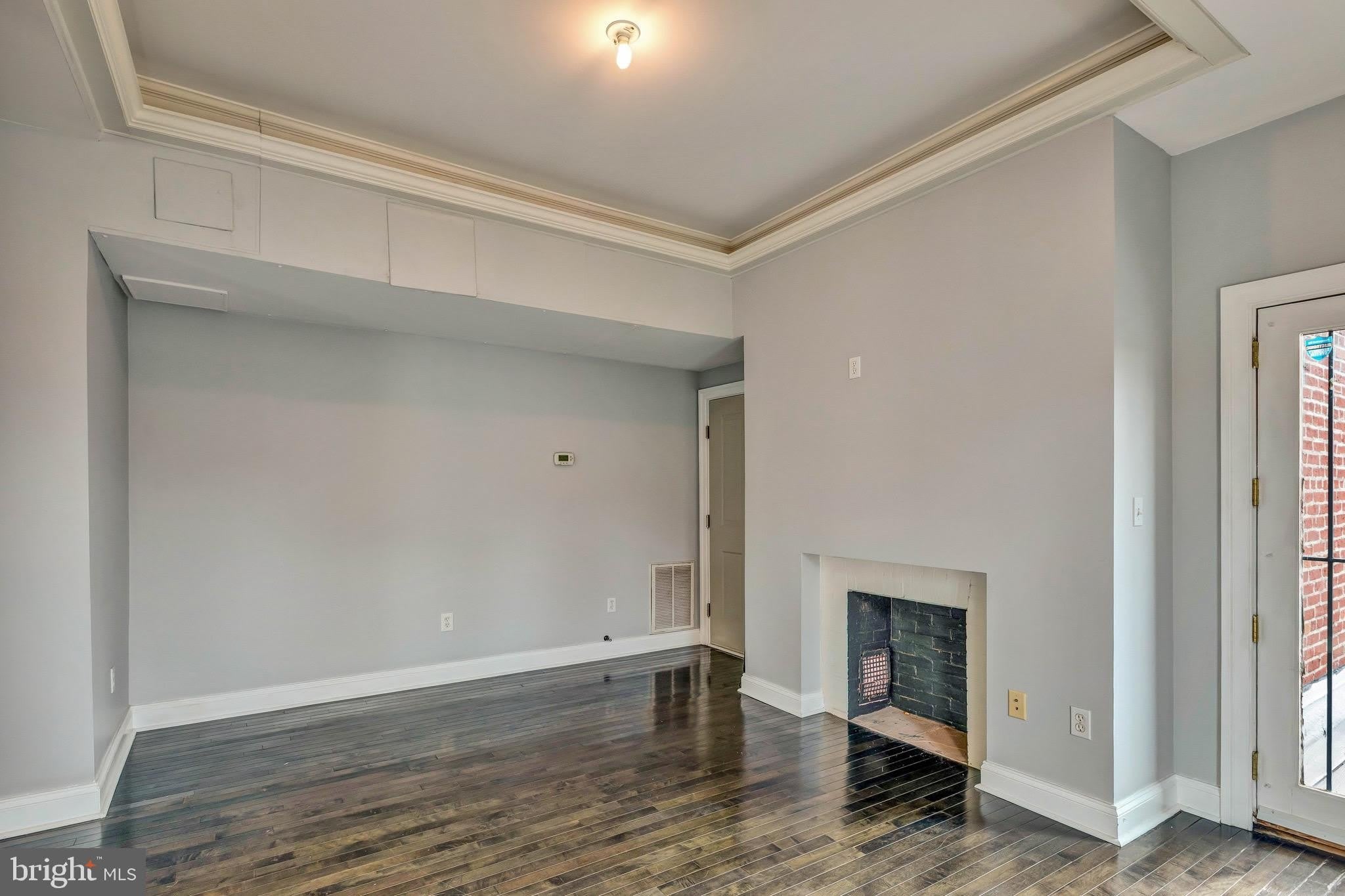 200 E PRESTON Street – photo 4