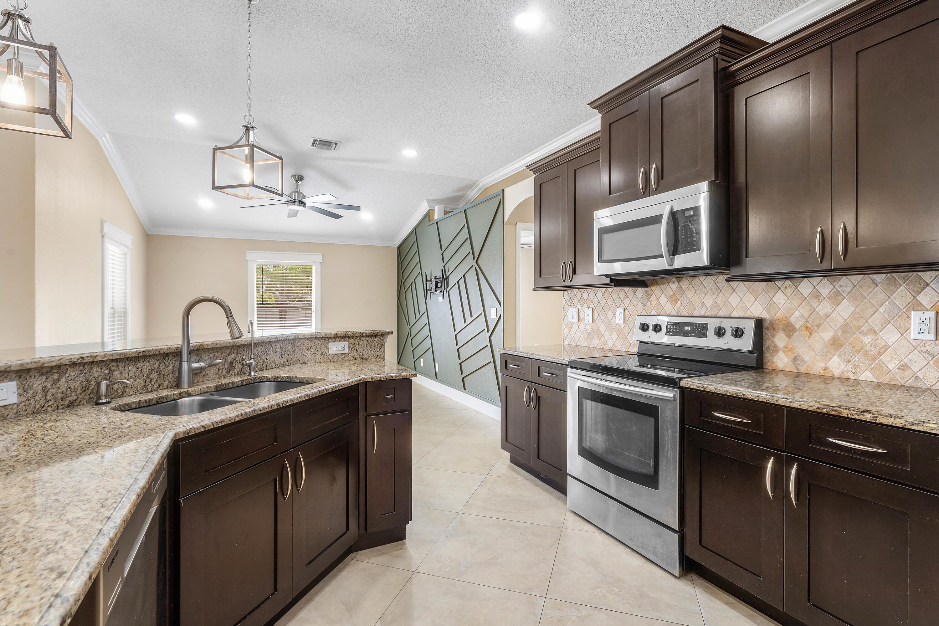 3349 SW HILL Street – photo 4