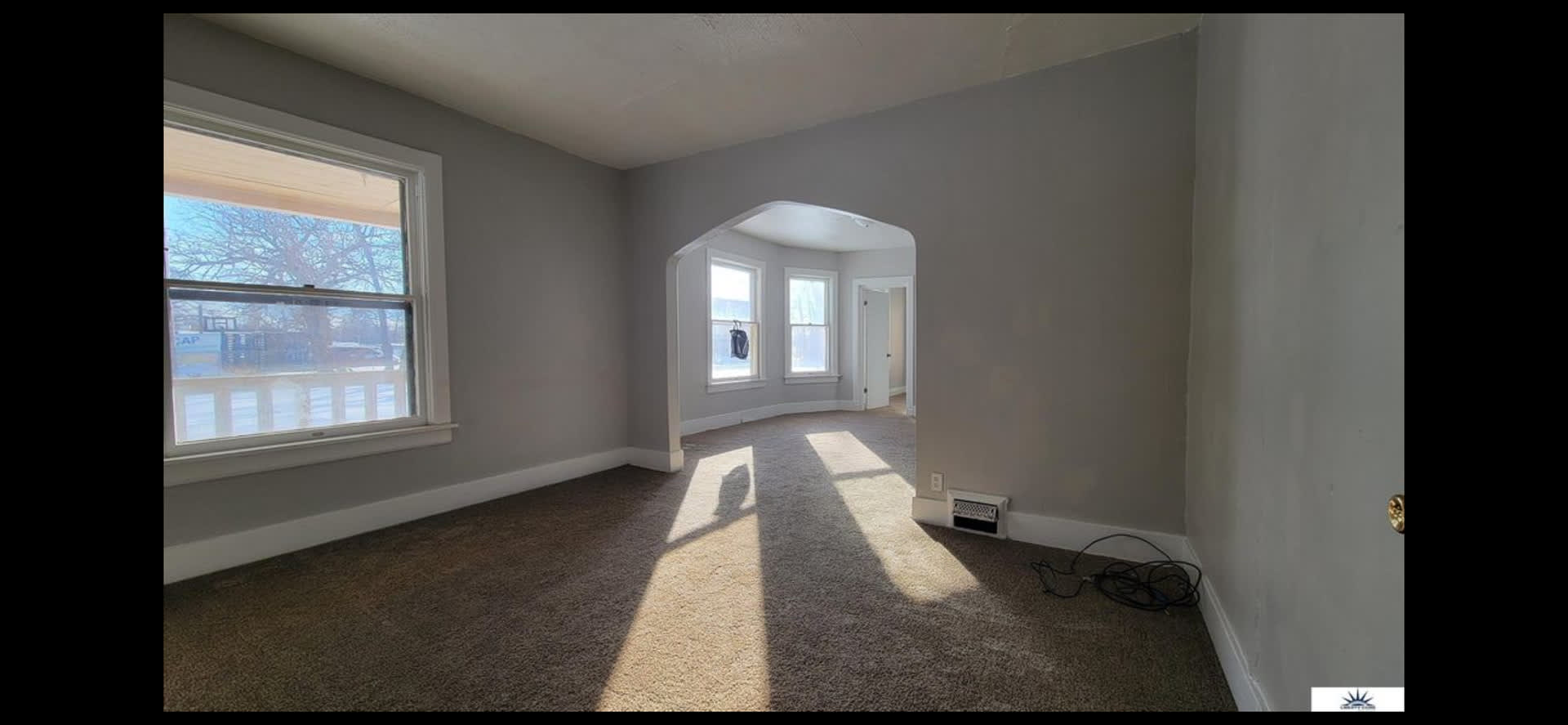 2423 Templeton St – photo 2