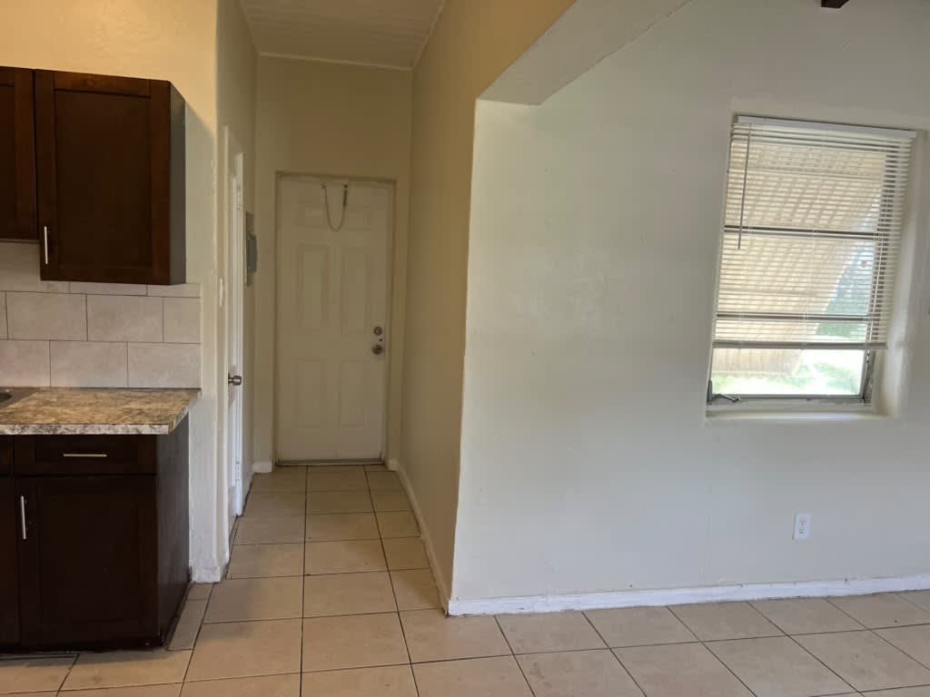 480 Northeast 162nd Street – photo 4