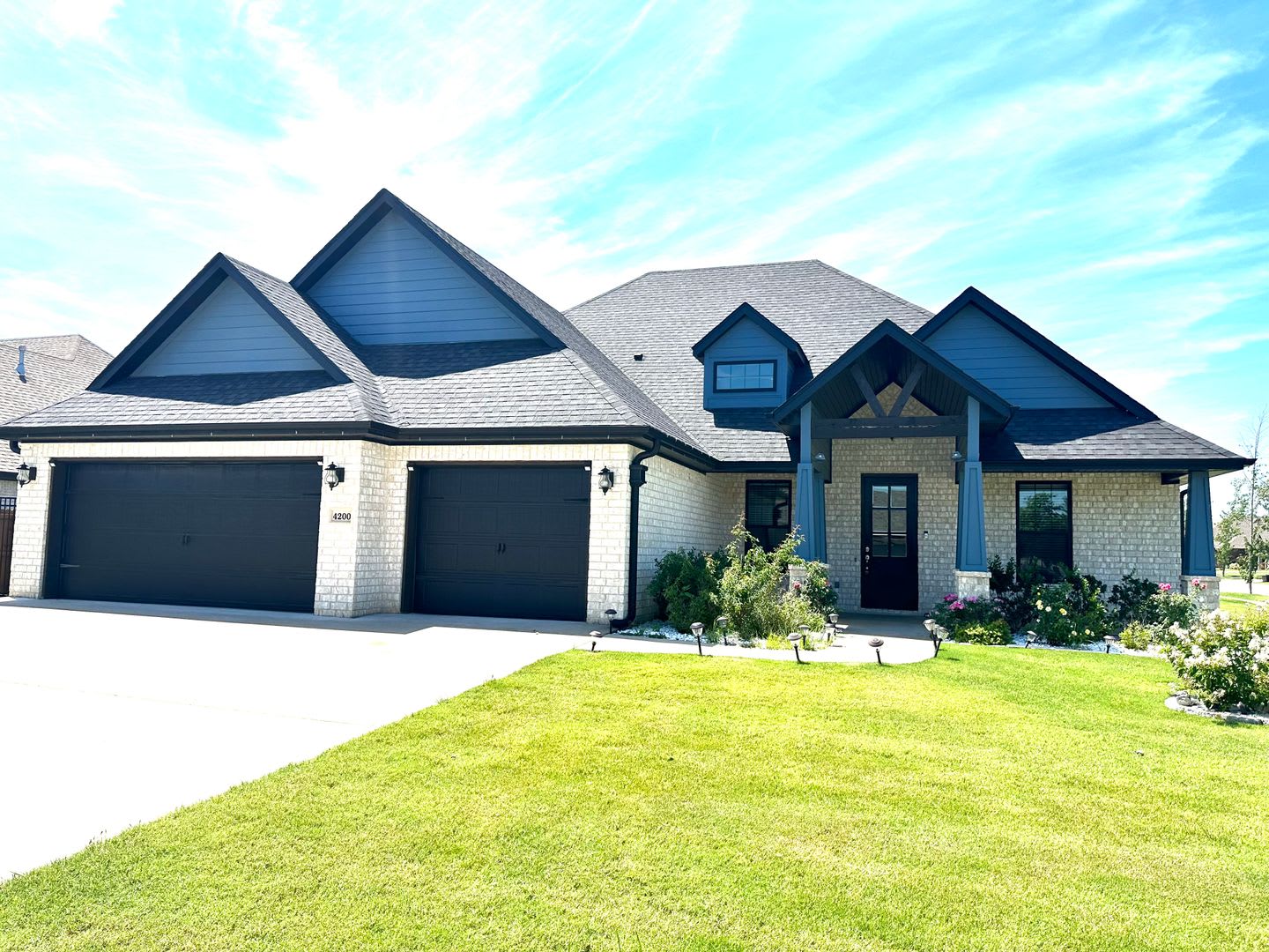 4 Bedroom/ 3 Bathroom Home for Rent in Bentonville, AR. – photo 1