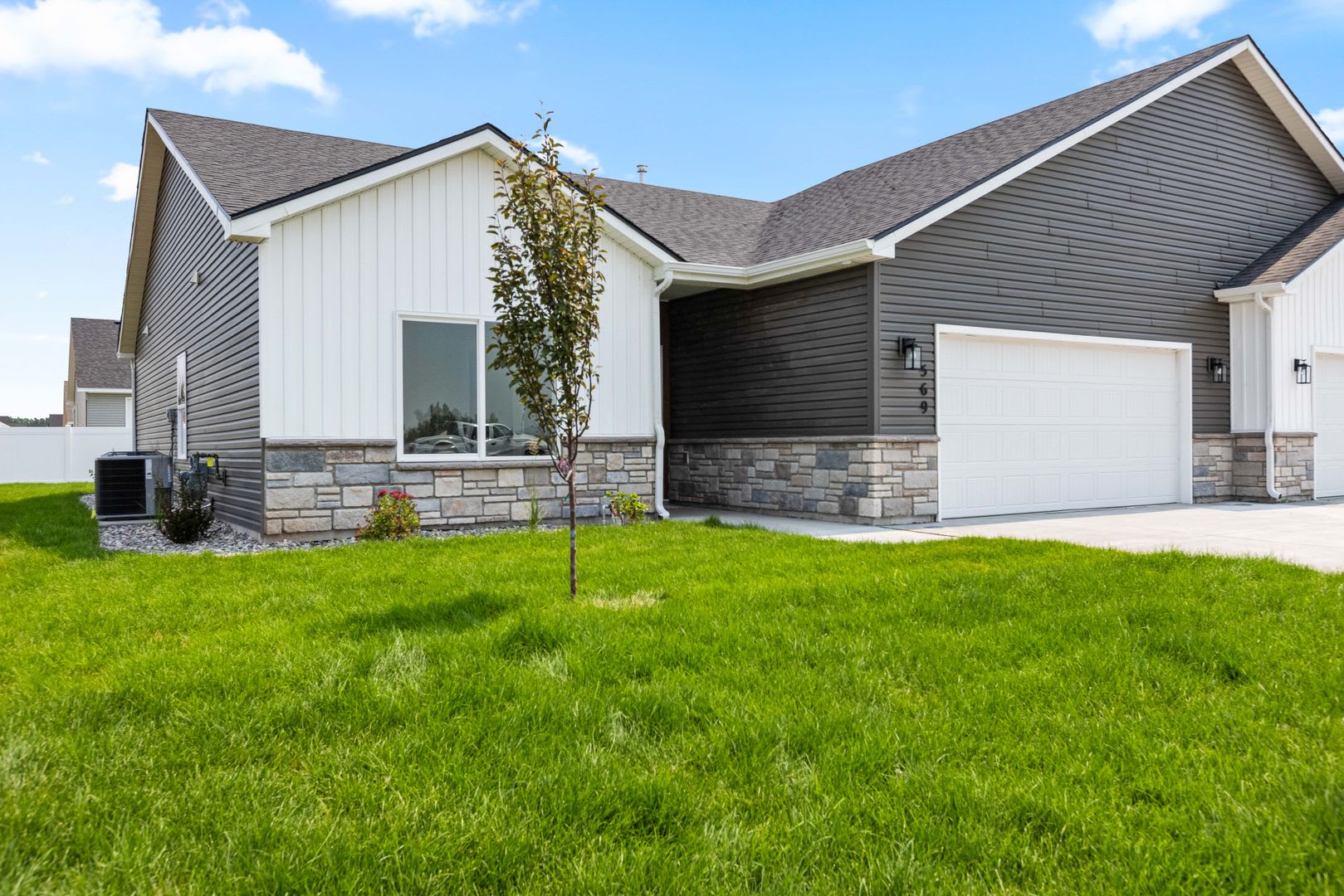 MODERN 3 Bed 2 Bath Twin Home in Sugar City! – photo 1