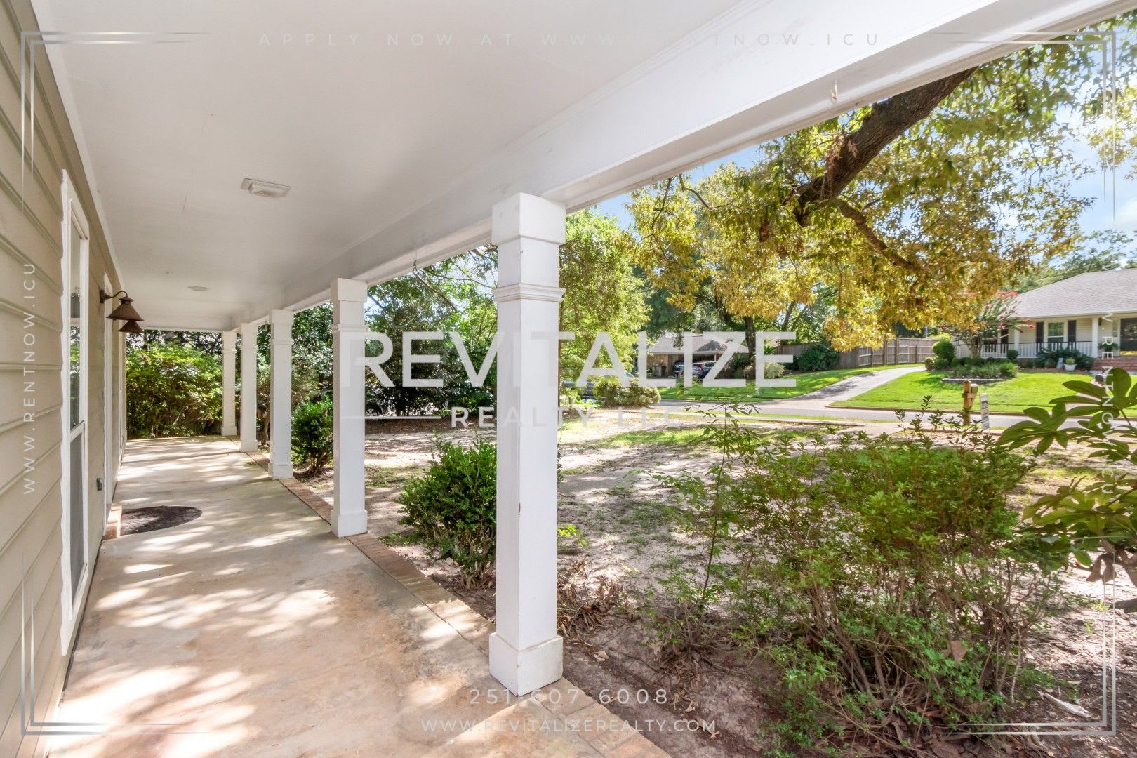 Two Story Charm With Spacious Backyard Lawn Care Included – photo 5
