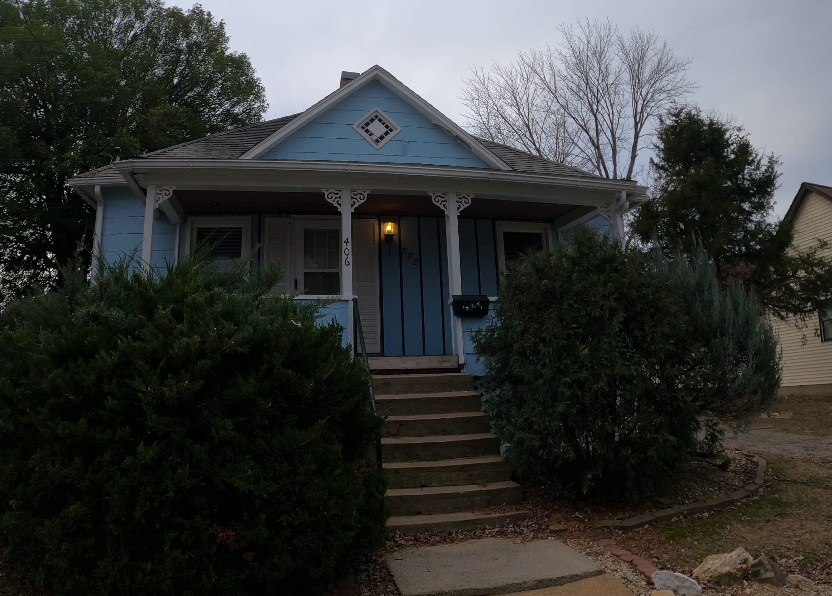 406 E 4Th St – photo 2