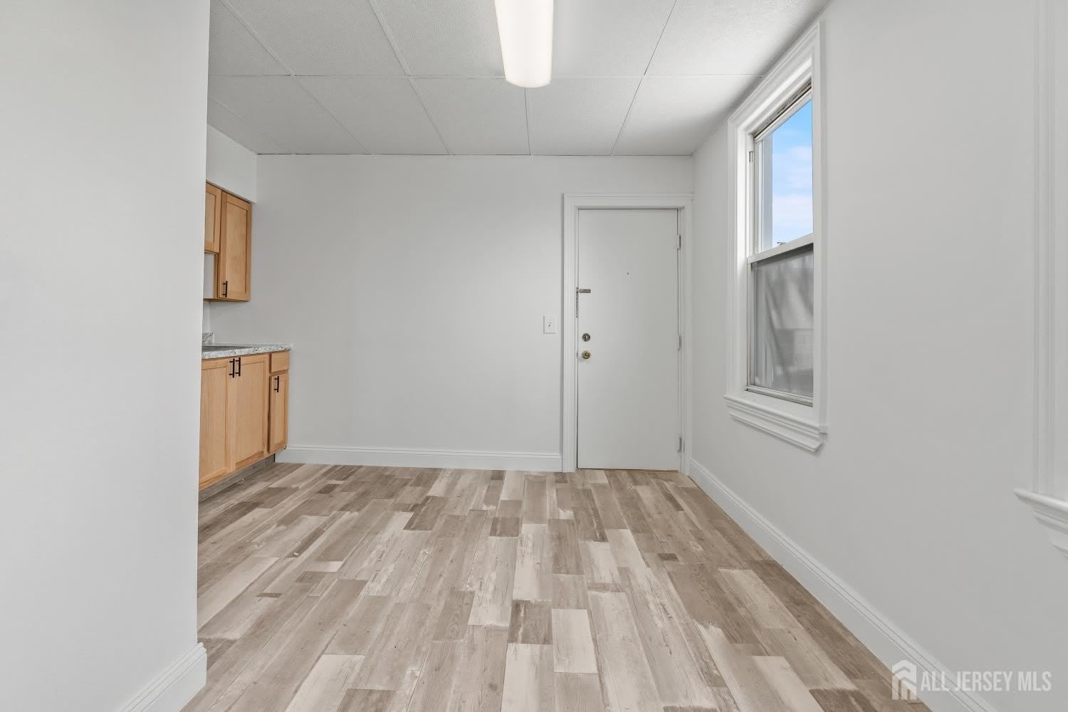 120 S Broadway – photo 2