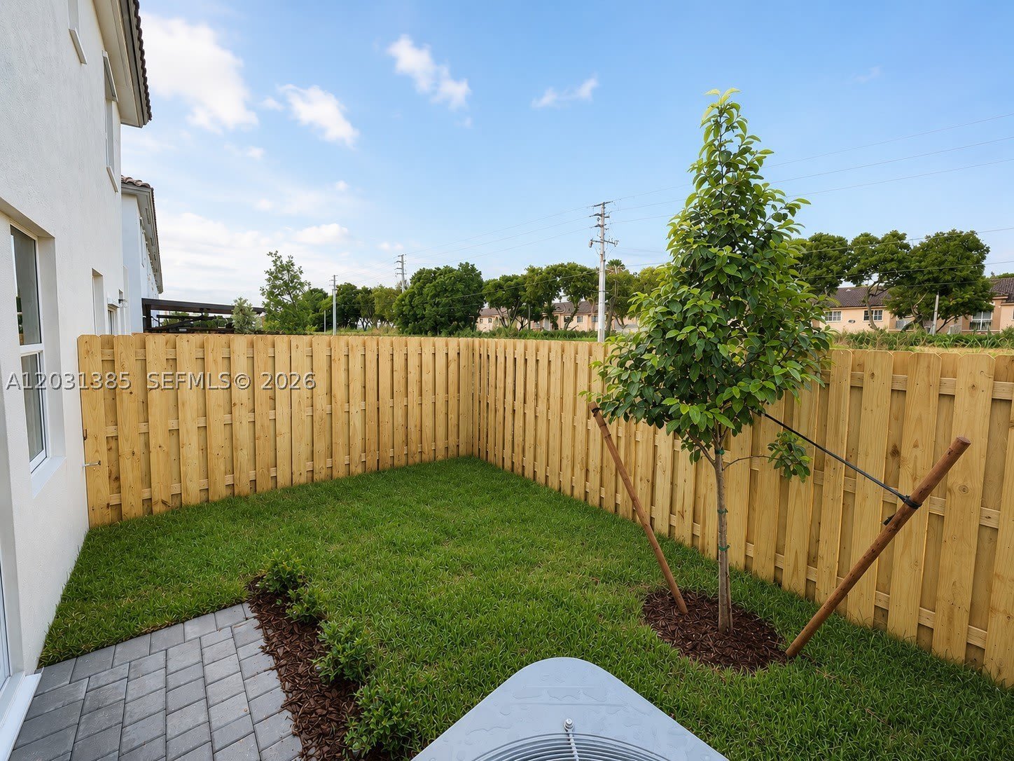 267 SE 11th Ct – photo 2