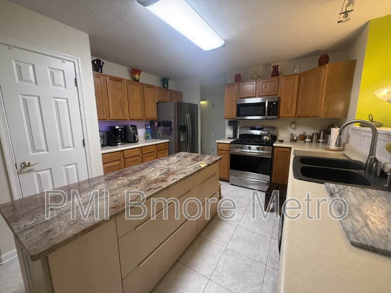 9616 Watts Rd – photo 5