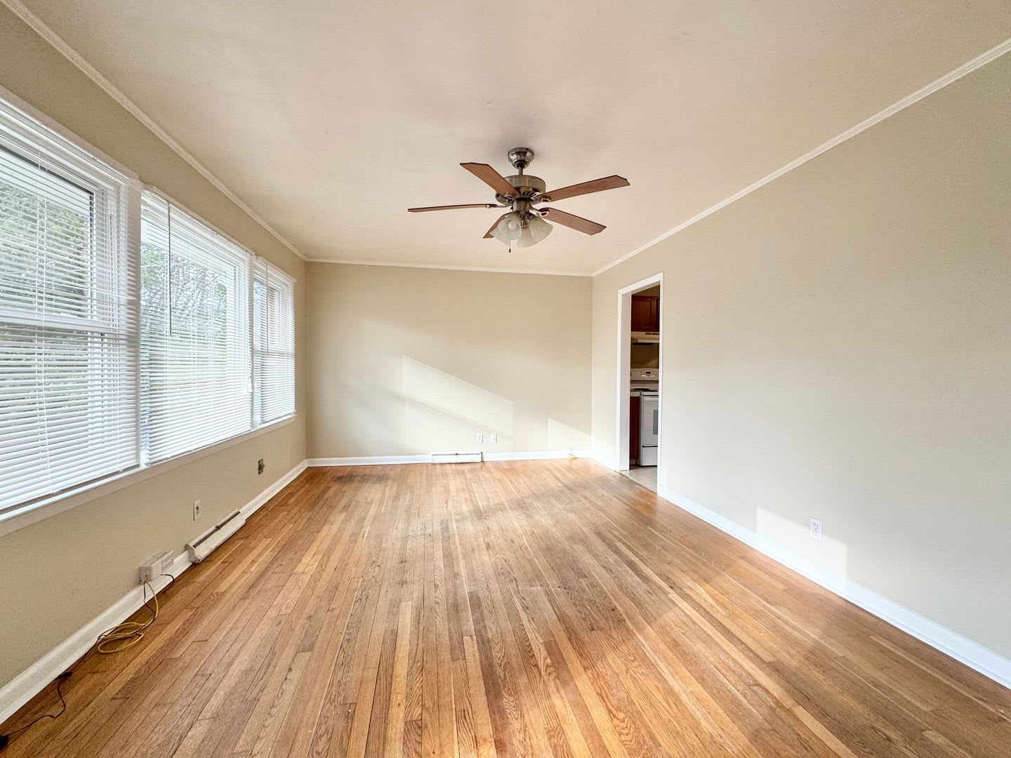 East Cone Blvd 3 BR conveninent to 29 & Shopping – photo 2