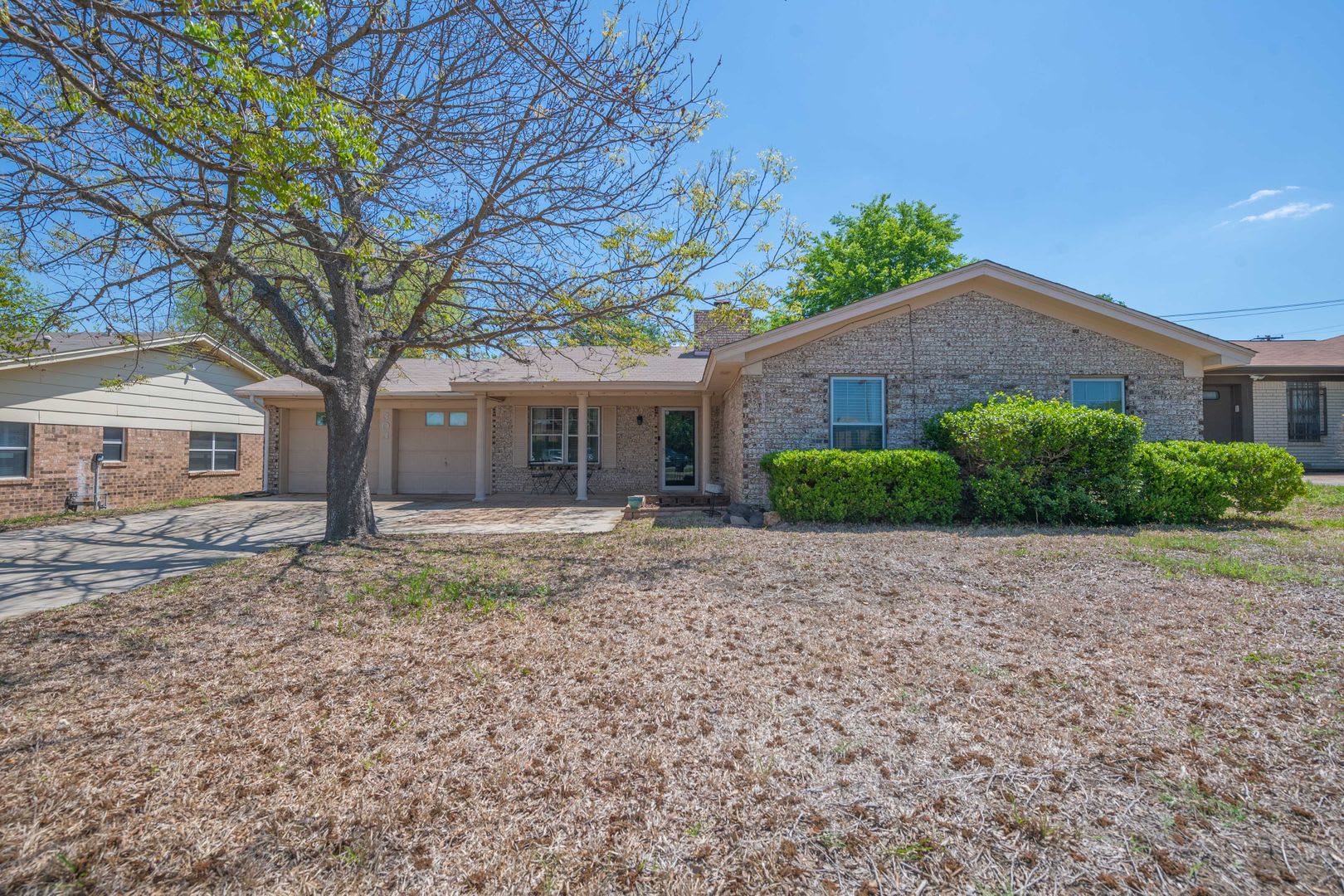 303 Manning Drive – photo 2