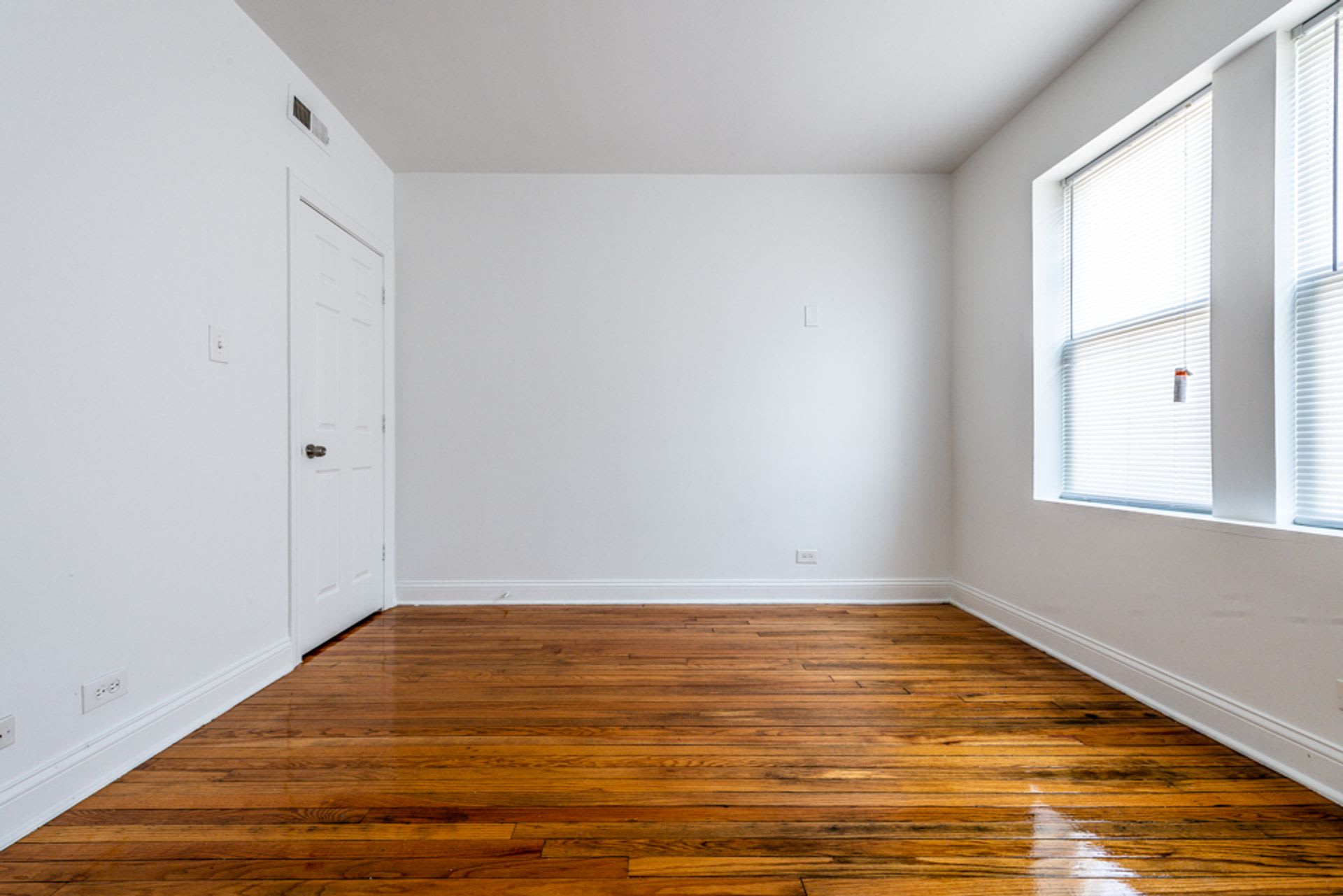 Chicago Lawn Apartments – photo 3