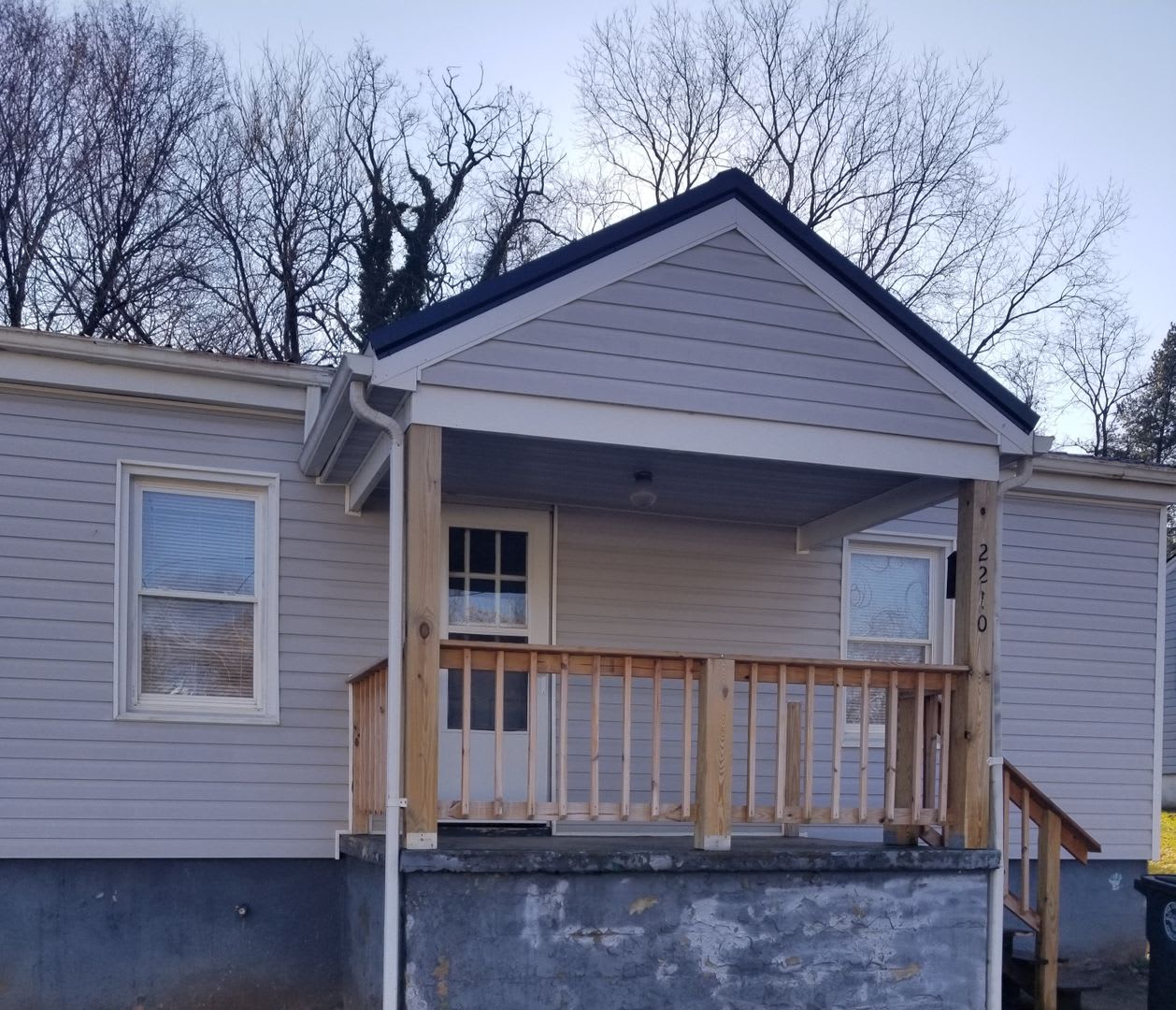 Nice Two Bedroom House Cozy two bedroom house off of Campbell Avenue! – photo 1