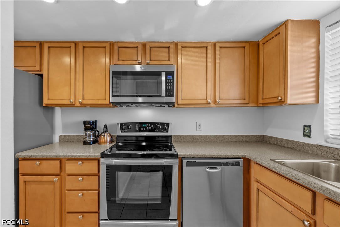 864 Courtington Lane – photo 2