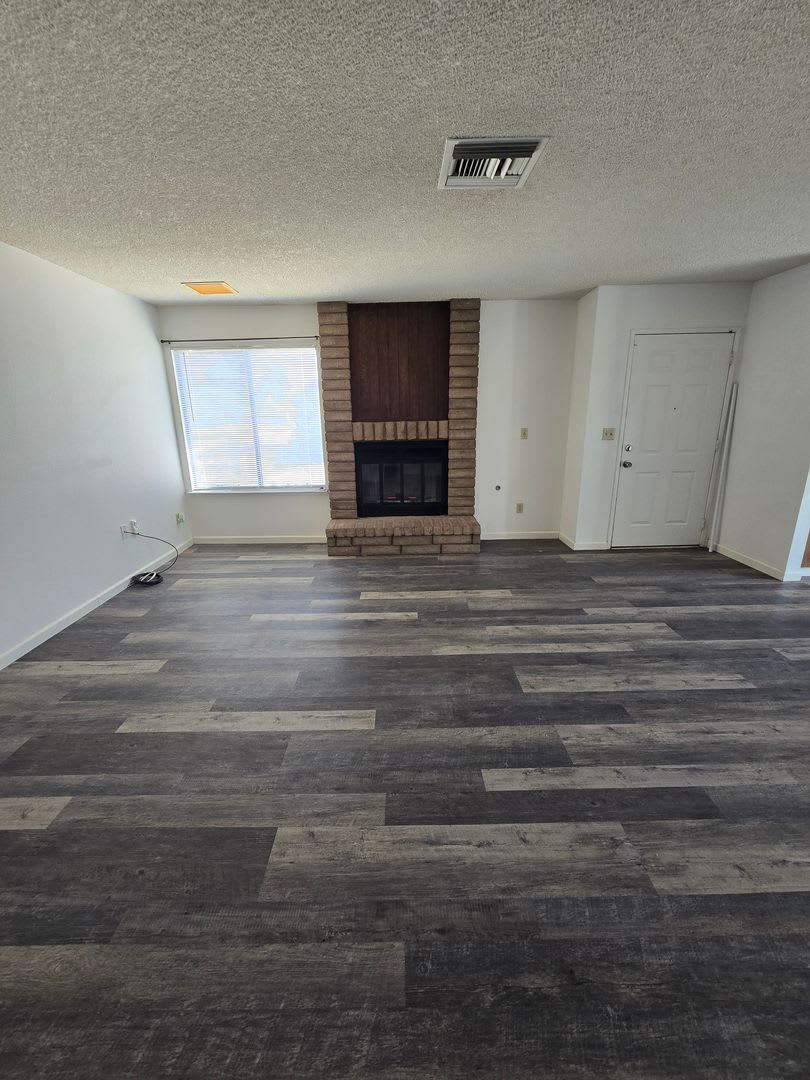 Comfy 3 Bed 2 Bath – photo 2