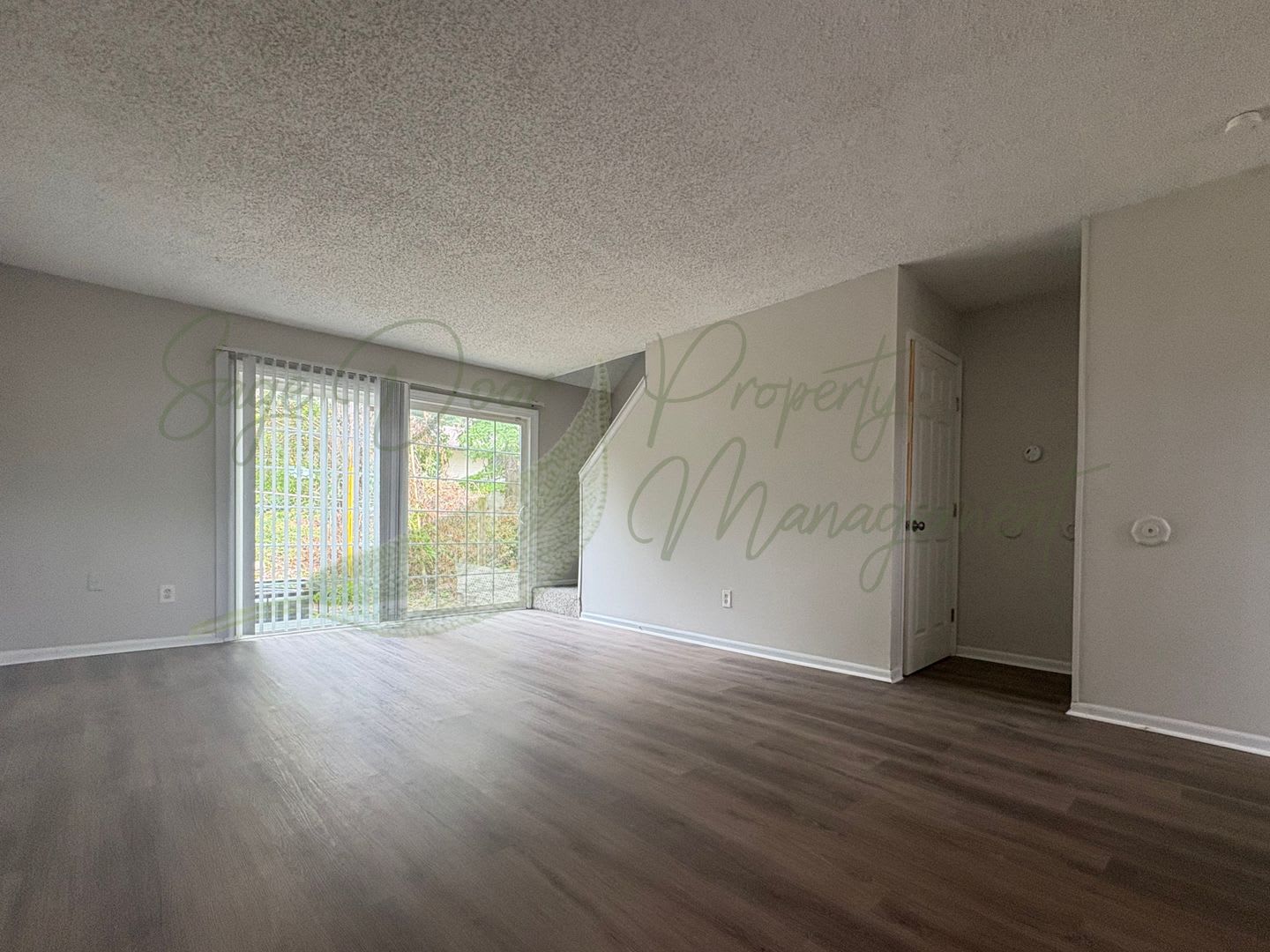 NEWLY REMODELED TOWNHOME!!! – photo 3