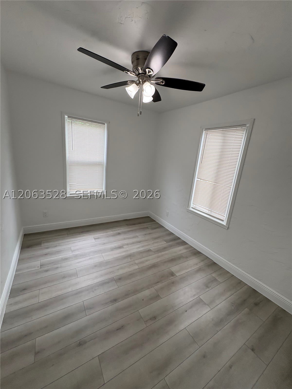 10417 Nw 6Th Ave – photo 5